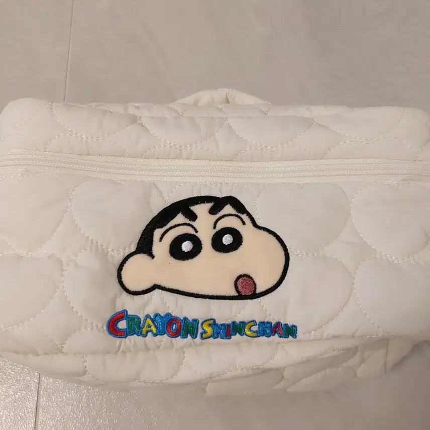 [BUNJANG] Crayon Shin-chan Quilted Pouch White / 짱구 퀼팅 파우치 화이트