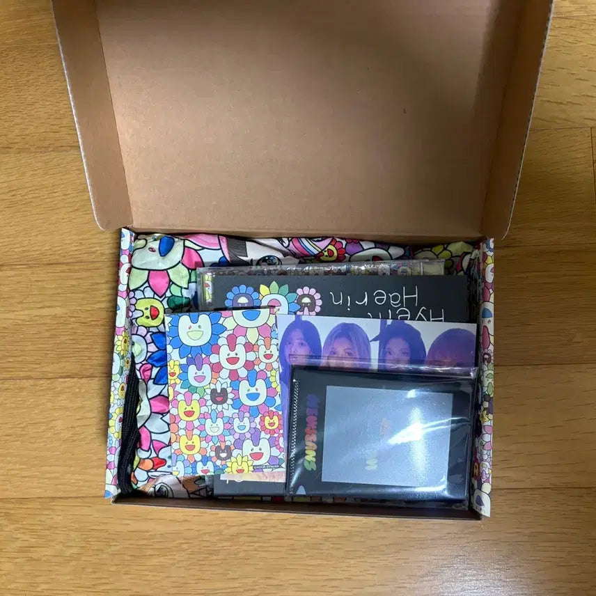 [BUNJANG] NewJeans Supernatural Murakami Bag / 뉴진스 슈퍼네츄럴 supernatural 무라카미 가방 앨범