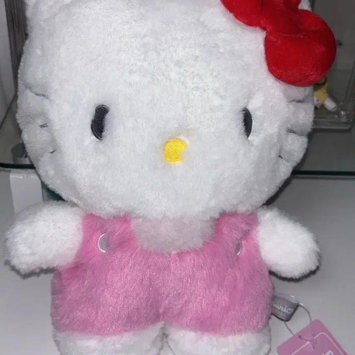 [BUNJANG] Sanrio Hello Kitty Plush Overalls Standing Doll / 산리오 헬로키티 복슬 멜빵 스탠딩 봉제인형 누이