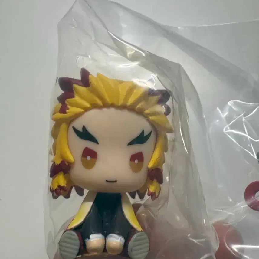 [BUNJANG] Demon Slayer: Kimetsu no Yaiba Kyojuro Gacha Figure / 귀멸의 칼날 쿄쥬로 가챠