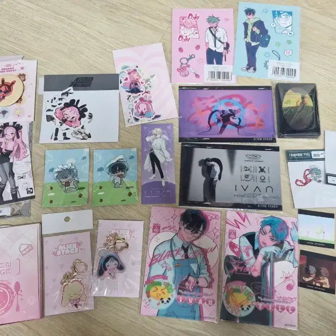 [BUNJANG] A-Stage Alien Stage Official Goods Bundle Set / 에이스테 에일리언스테이지 공식굿즈 대량 판매