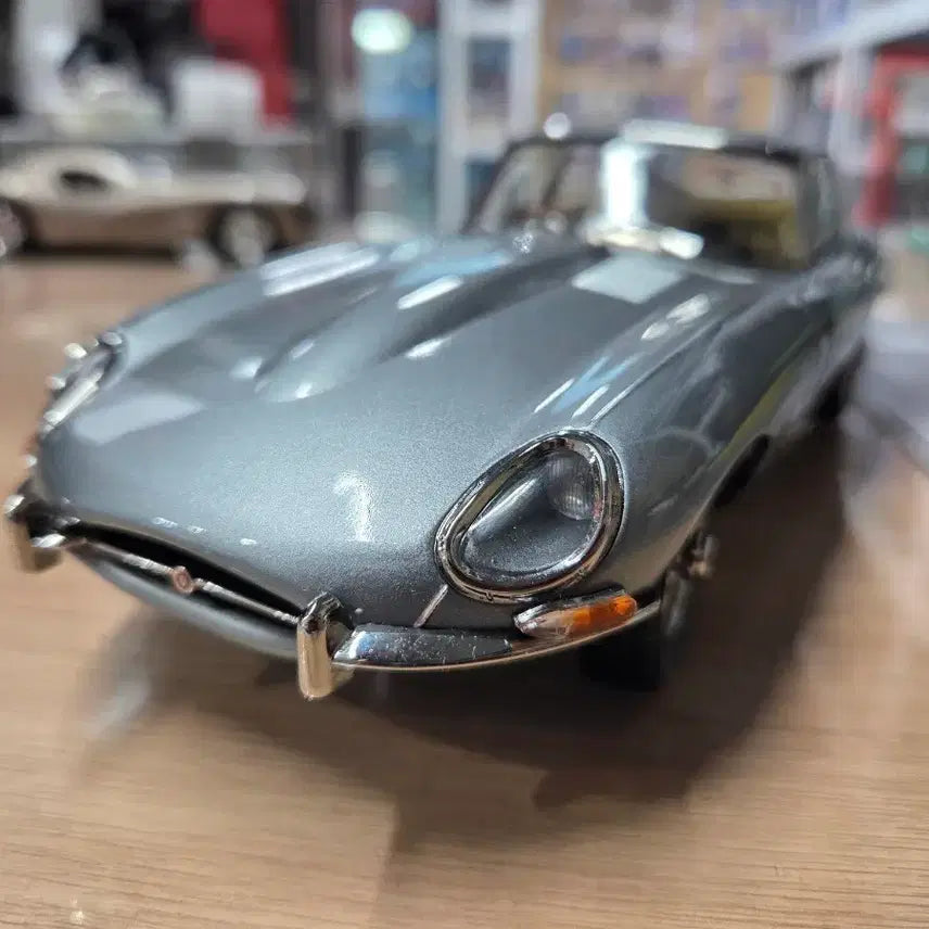 [BUNJANG] Kyosho 1:18 Scale Jaguar E-Type Die-cast Model / 1:18  교쇼 재규어  e타입