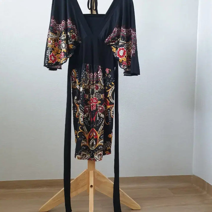 [BUNJANG] DShop Black Floral Long T-Shirt Dress Free Size / 디샵 블랙 플라워 롱티겸 원피스 신축성좋음 싸이즈F