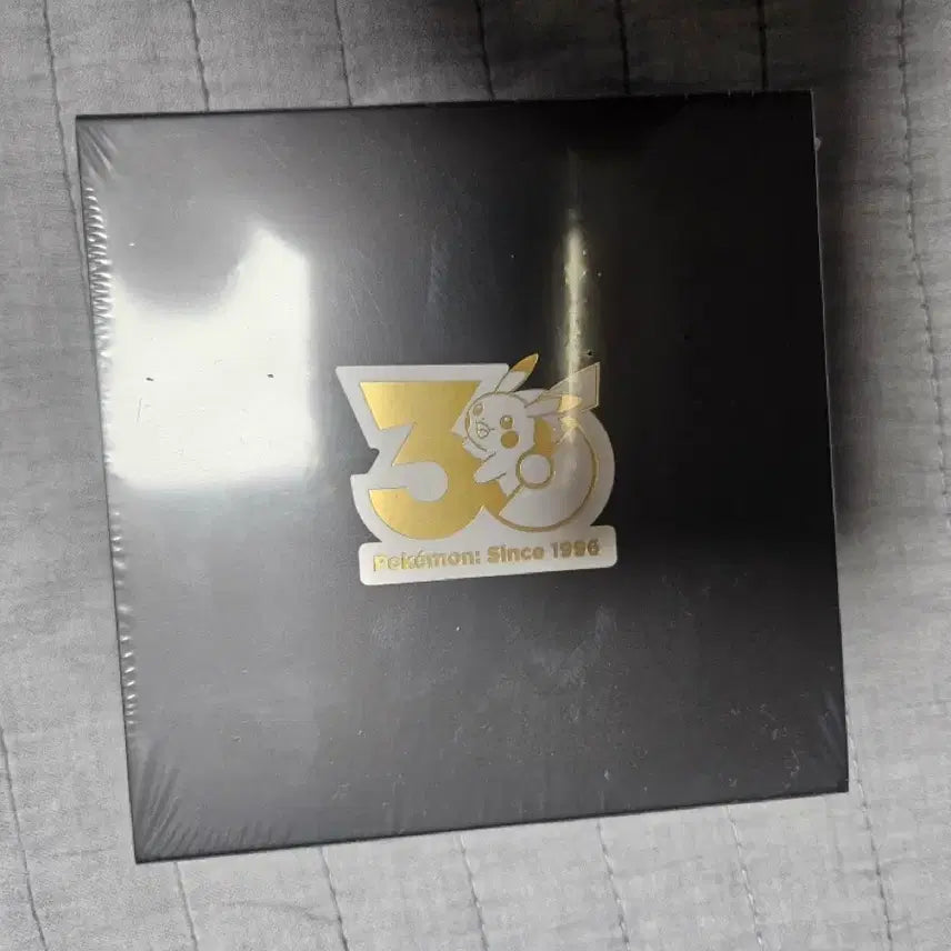 [BUNJANG] Pokemon 30th Anniversary May Badge (Sealed) / 포켓몬 30주년 5월 뱃즈 (미개봉)