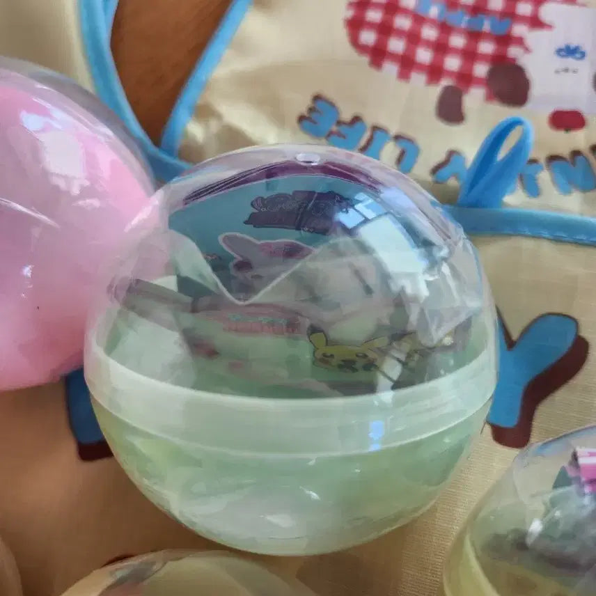 [BUNJANG] Pokemon Metamon Playground Mirror Sticker Collection Pikachu / 포켓몬스터 메타몽 놀이터 거울 미러 스티커 컬렉션 피카츄