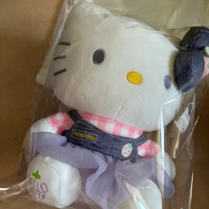 [BUNJANG] Hello Kitty 30cm Plush Toy / 헬로키티 30cm