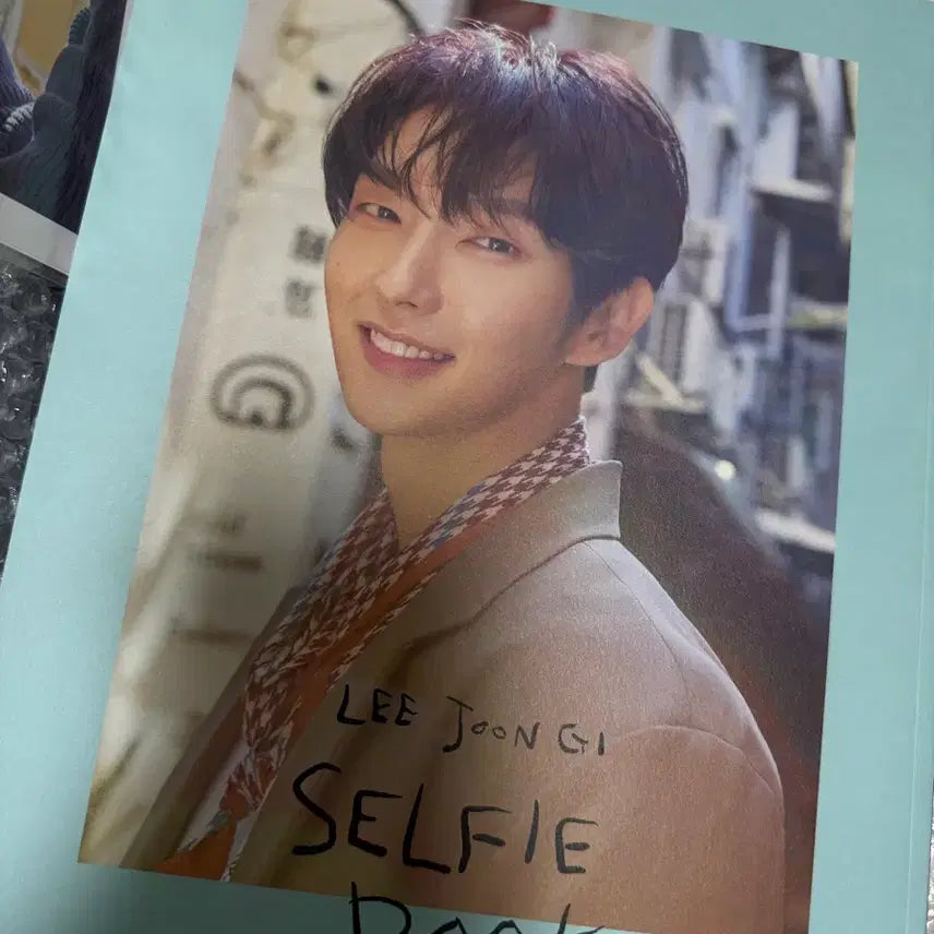 [BUNJANG] Lee Joon Gi 2020 Magazine Pictorial Photo Book / 이준기 2020 전문매거진 화보