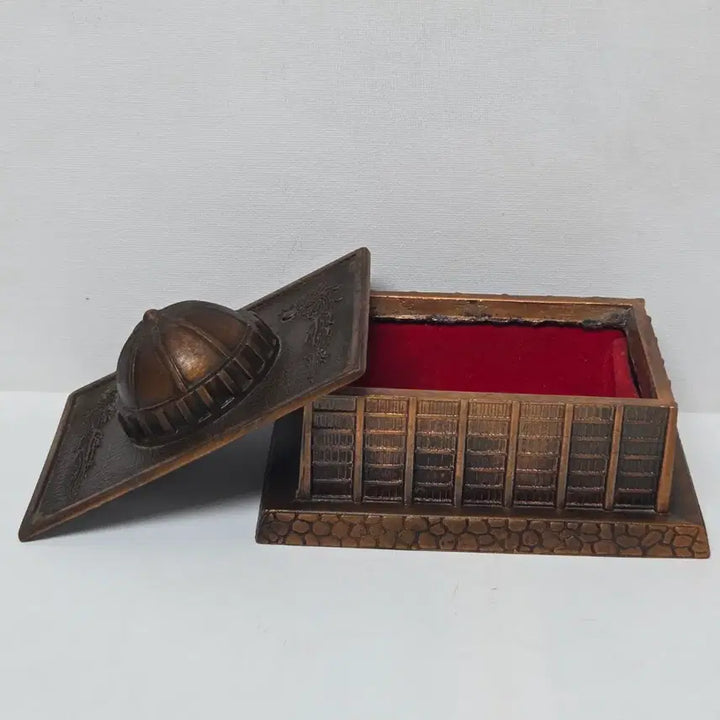 [BUNJANG] National Assembly Building Brass Model Display Box / (태권브이와 함께 디피 추천)국회의사당 황동 모형 보관함 국회의사당 모형