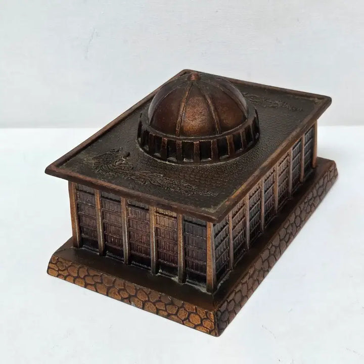 [BUNJANG] National Assembly Building Brass Model Display Box / (태권브이와 함께 디피 추천)국회의사당 황동 모형 보관함 국회의사당 모형