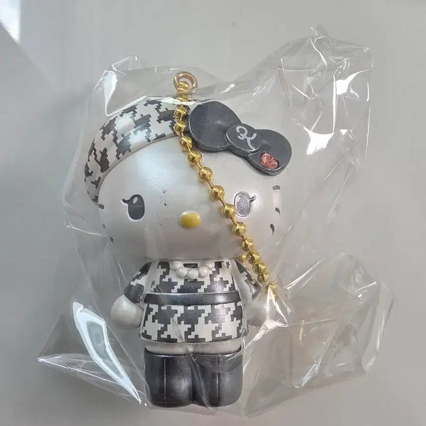 [BUNJANG] Sanrio Hello Kitty Monokuro Twin Kitty Strap (Sealed) / 산리오 헬로키티 모노쿠로 트윈 키티 스트랩(미개봉)