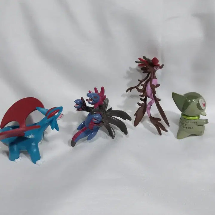 [BUNJANG] Pokemon Moncolle Dragon-type Figures Bundle Set (Shelgon, Salamence, Deino, Hydreigon, Dracovish) / 드래곤 포켓몬 피규어 드래캄 보만다 터검니 삼삼드래 몬콜레 일괄 몬코레