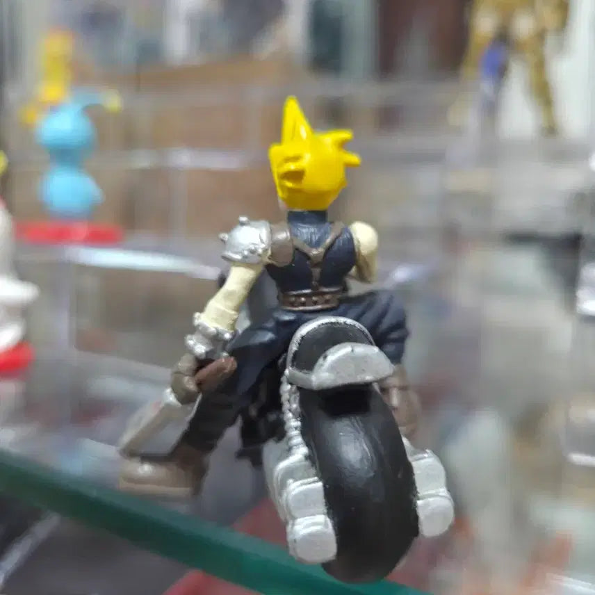[BUNJANG] Final Fantasy VII Cloud &amp; Bike Figure Keychain / 파이널판타지7 클라우드 바이크 피규어 키링