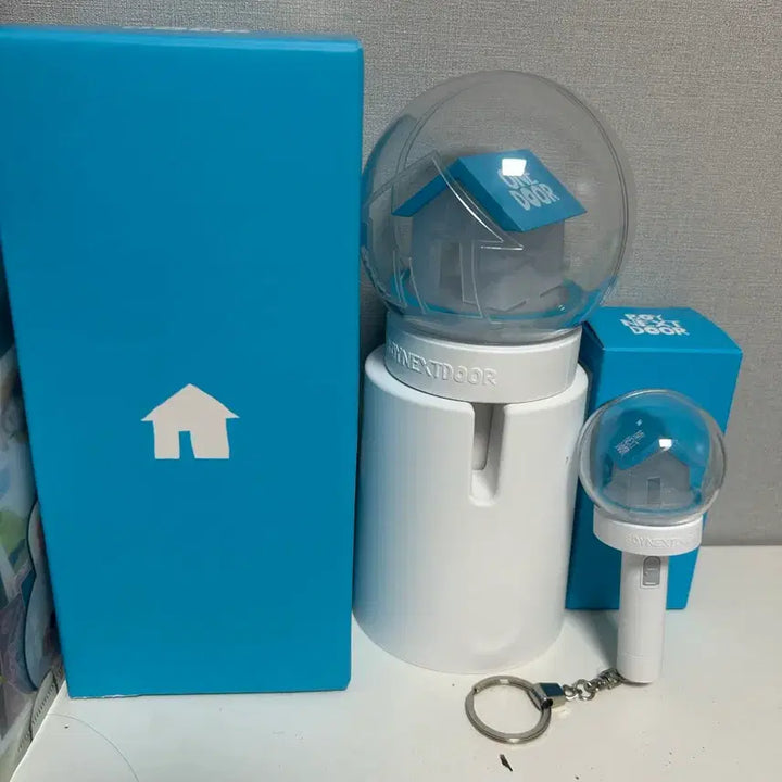 [BUNJANG] BOYNEXTDOOR Official Lightstick &amp; Albums Bundle / 보이넥스트도어 응원봉 및 앨범 판매 (급처)