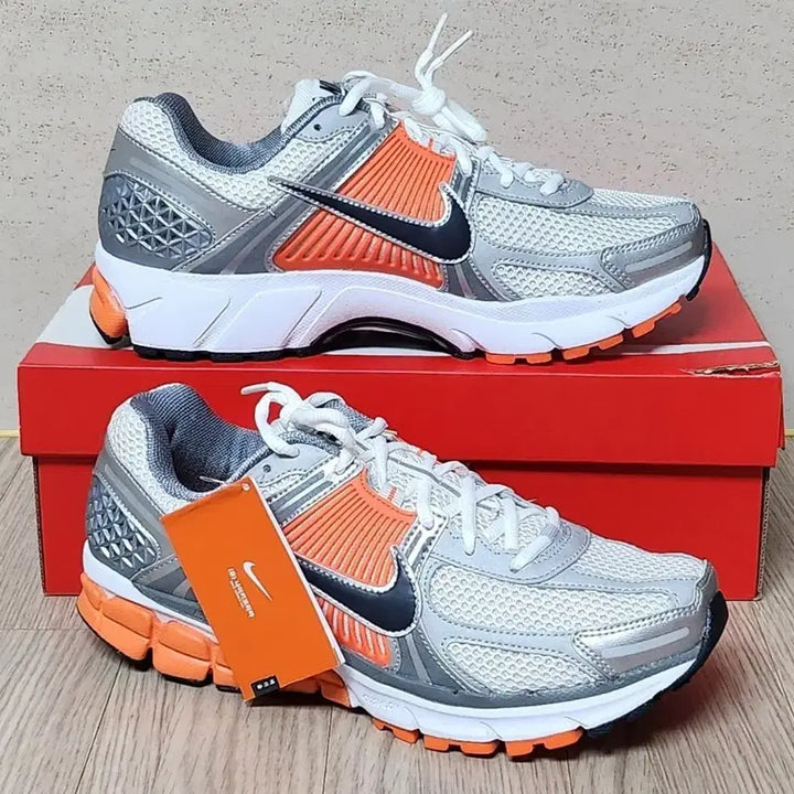[SOLD OUT] Nike Zoom Vomero 5 270