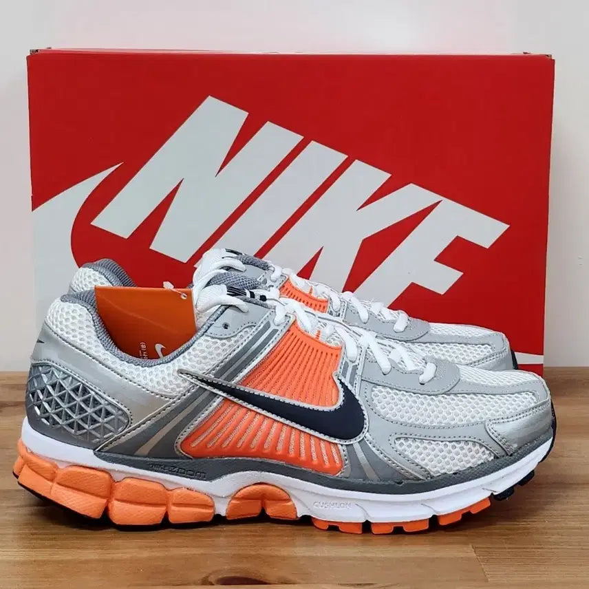 [SOLD OUT] Nike Zoom Vomero 5 270