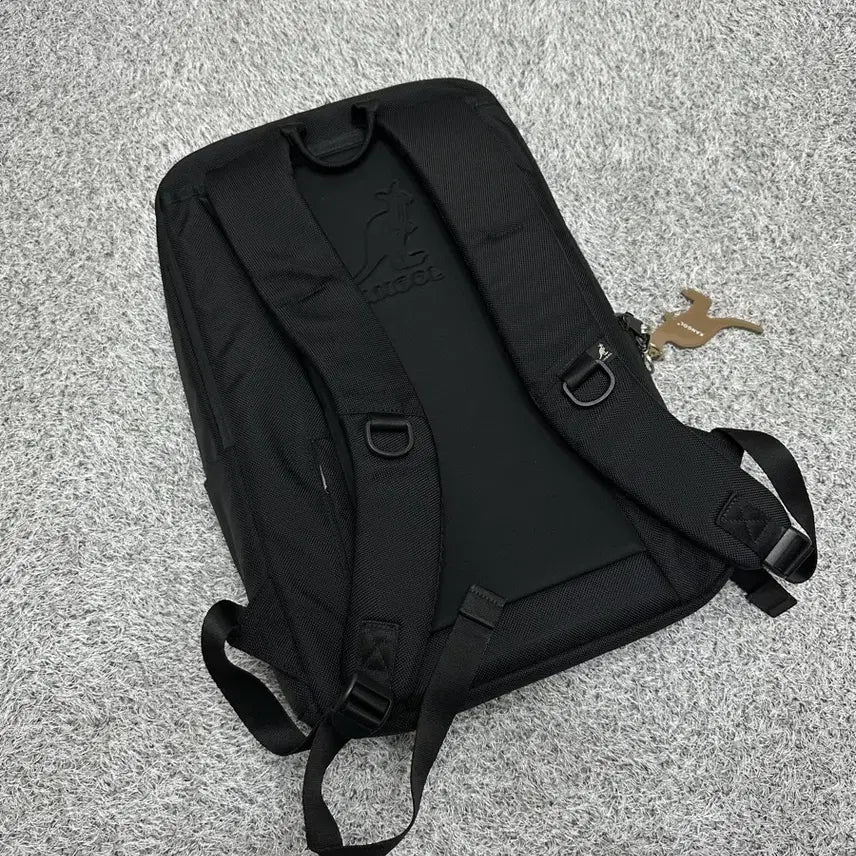 [BUNJANG] Kangol Black Backpack / 캉골 블랙 백팩 가방