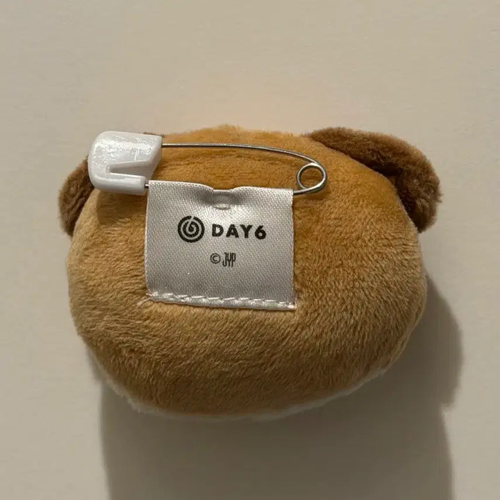 [BUNJANG] DAY6 Dowoon Denimals Japan Badge Don / 데이식스 도운 데니멀즈 일본 뱃지 돈
