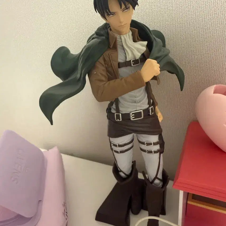 [BUNJANG] Attack on Titan Levi Figure / 진격의 거인 리바이 피규어