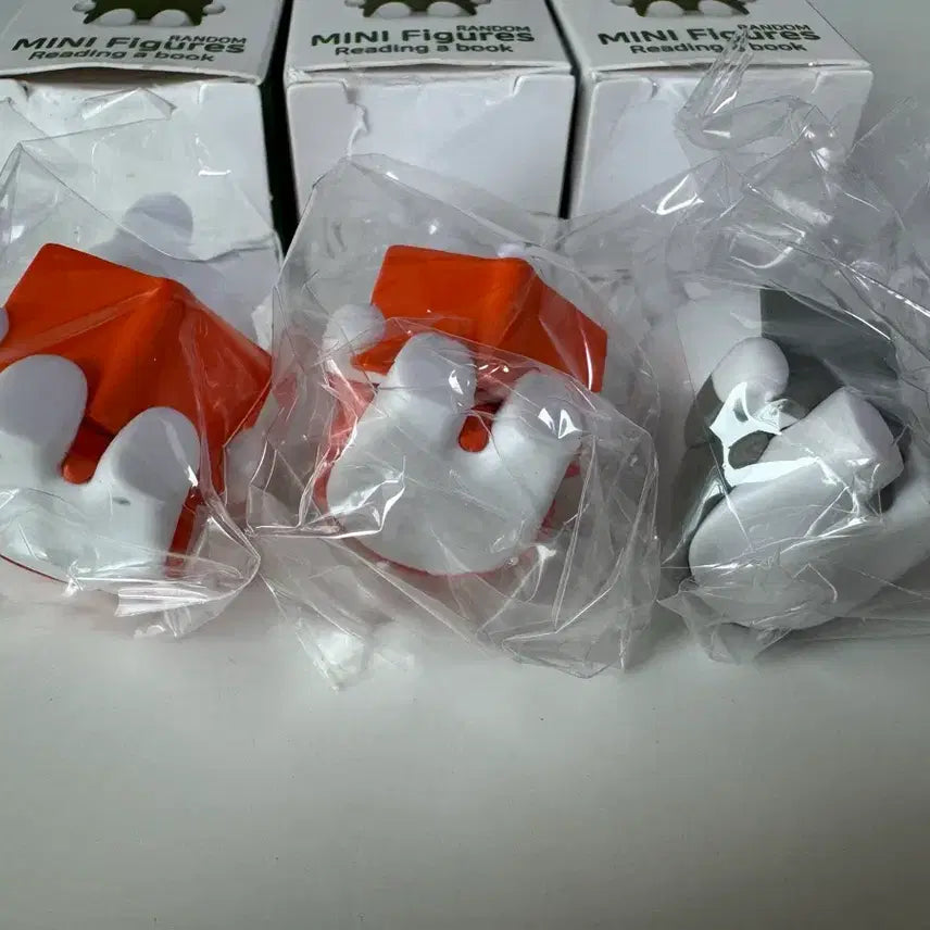 [BUNJANG] Miffy Reading Miniature Figure / 미피 랜덤 미니 피규어 책읽는 미피
