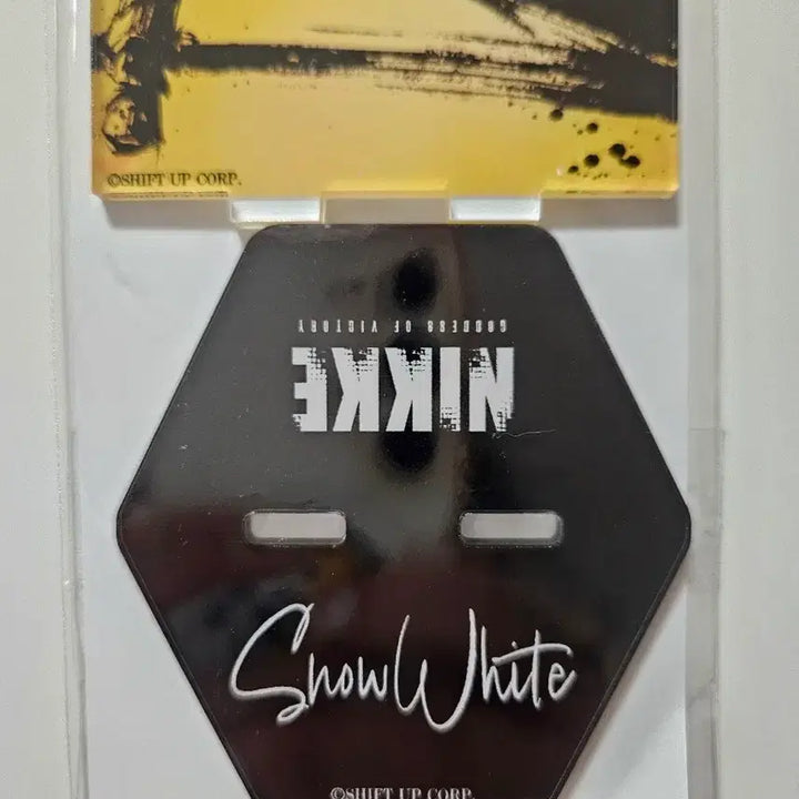 [BUNJANG] Goddess of Victory: NIKKE Shibuya TSUTAYA Ink Wash Folding Screen Acrylic Standee - Snow White / 새상품)니케 시부야 츠타야 수묵화 입체 병풍 아크릴 스노우화이트