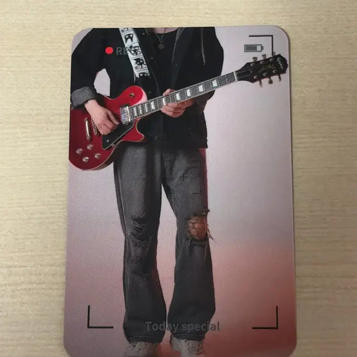 [BUNJANG] Gaemjyeo NFC Album Keychain Photocard Set A / 급처) (포카 포함)감제이 NFC 앨범 키링 양도합니다.