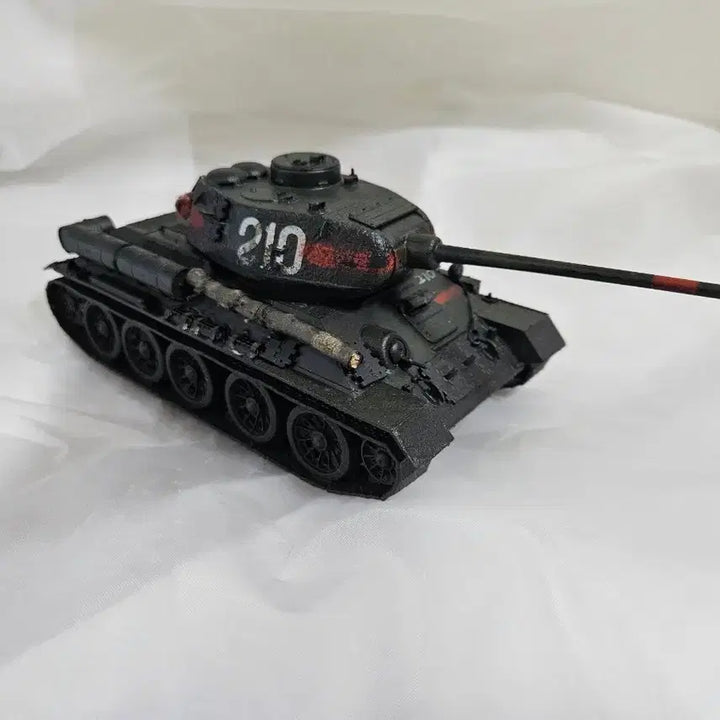 [BUNJANG] Academy T-34-85 Tank 1/35 Scale Model / 아카데미 T-34 탱크 프라모델 1/35 완성작 2