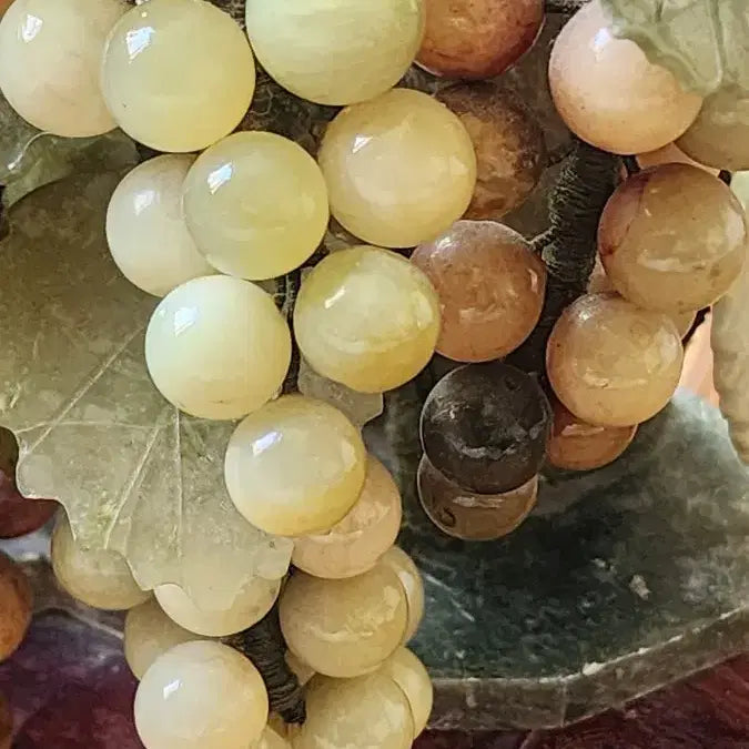 [BUNJANG] Neolithic Jade Grape Carving Ornament / 근대사 옥돌 포도 조각 장식품