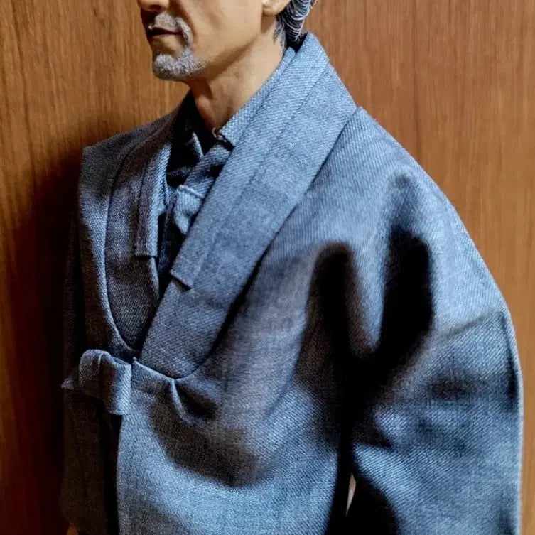 [BUNJANG] 12-inch Ahn Sung-ki Actor Figure in Traditional Korean Robes / 12인치 액션피규어 안성기 배우님 도포 한복