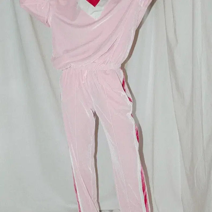 [BUNJANG] cc4u Velvet Pink Tracksuit Set / 클럿 스튜디오 벨벳 핑크 트레이닝복 세트