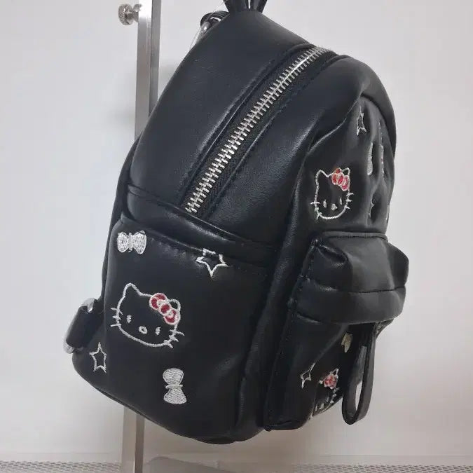 [SOLD OUT] 헬로키티 블랙 미니 백팩