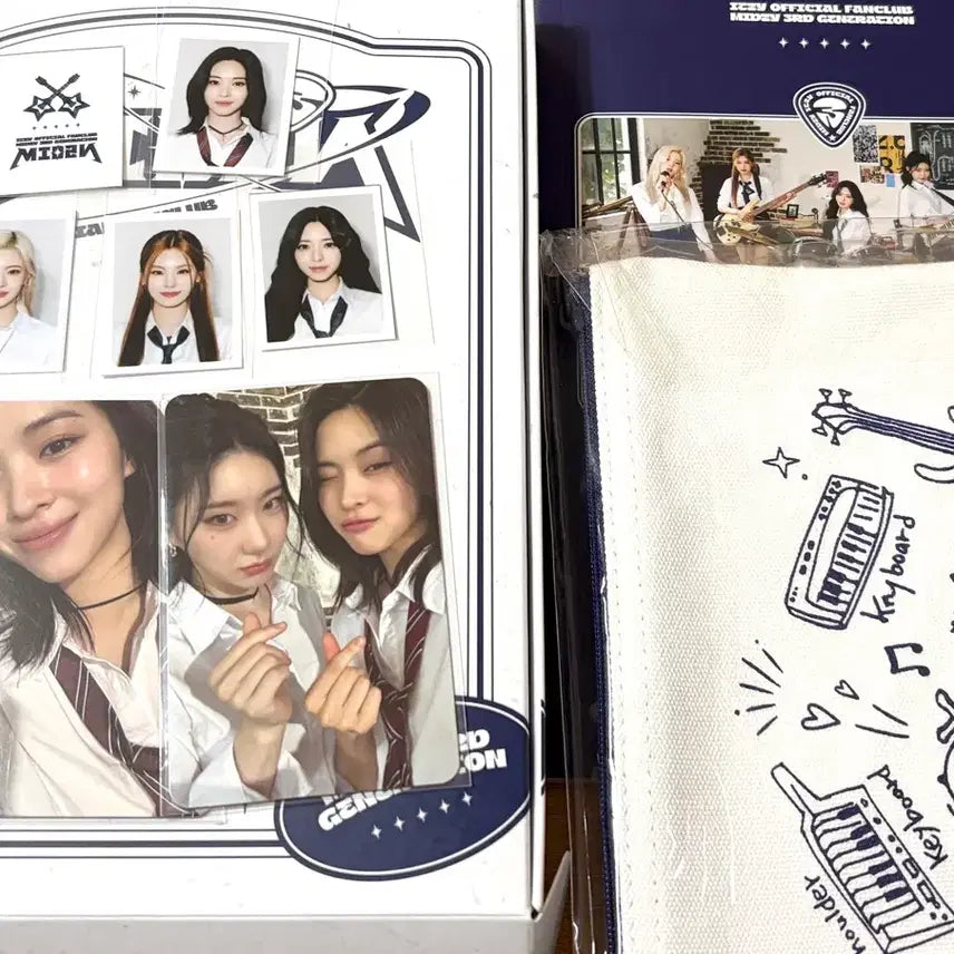 [BUNJANG] ITZY 3rd Generation Fanclub Kit / [판매] 있지(ITZY) 3기 팬클럽 키트