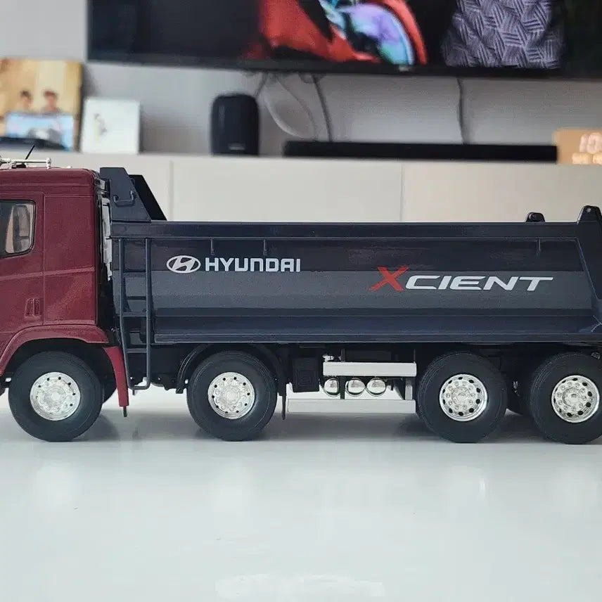 [BUNJANG] Hyundai Trago Xcient Dump Truck 1:32 Scale Diecast Model (Dealer Version) / 1:32 현대 트라고 엑시언트 덤프 트럭 딜러버전 국산 다이캐스트