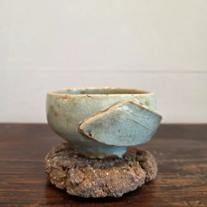 [BUNJANG] Joseon Dynasty Mid-Period Celadon Porcelain Crushed Cup / 골동품 경치가 좋은 조선시대 중기백자 찌글이잔