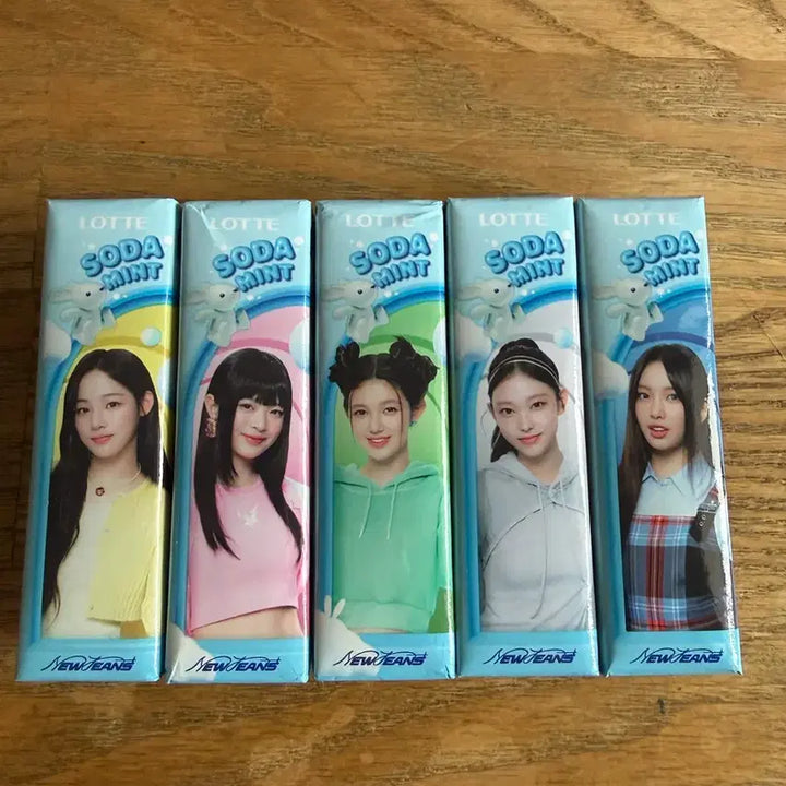 [BUNJANG] NewJeans LOTTE Limited Edition Photocard / 뉴진스 롯데 껌 판매합니다
