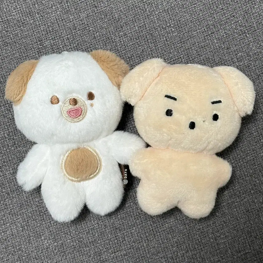 [BUNJANG] DAY6 Dowoon Petit Mals Dog Bundle Set / [일괄] 데이식스 도운 인형 쁘띠멀즈 윤돗개 양도