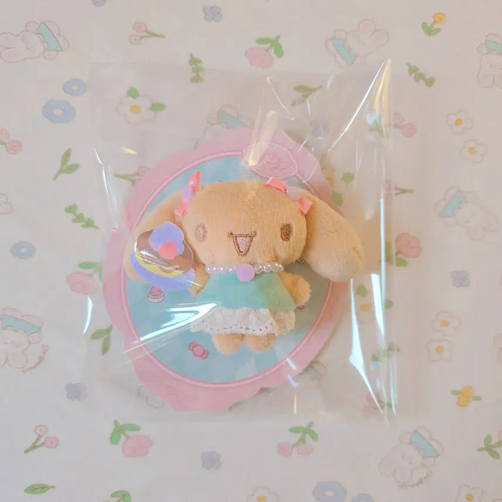 [BUNJANG] Cinnamoroll Sweet Cafe Mocha Brooch Badge Plush New / 시나모롤 스위트카페)모카 브로치 뱃지 인형 새상품