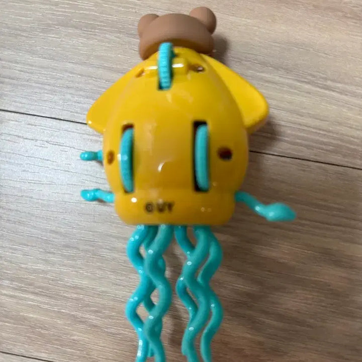 [BUNJANG] Crayon Shin-chan Cuttlefish Wind-up Figure / 짱구 오징어 태엽 피규어