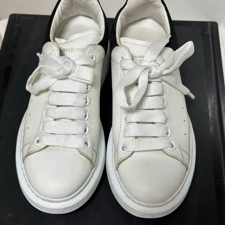 [BUNJANG] Alexander McQueen Oversized Sole Sneakers Size 35 / 알렉산더 맥퀸 오버솔 스니커즈 35사이즈
