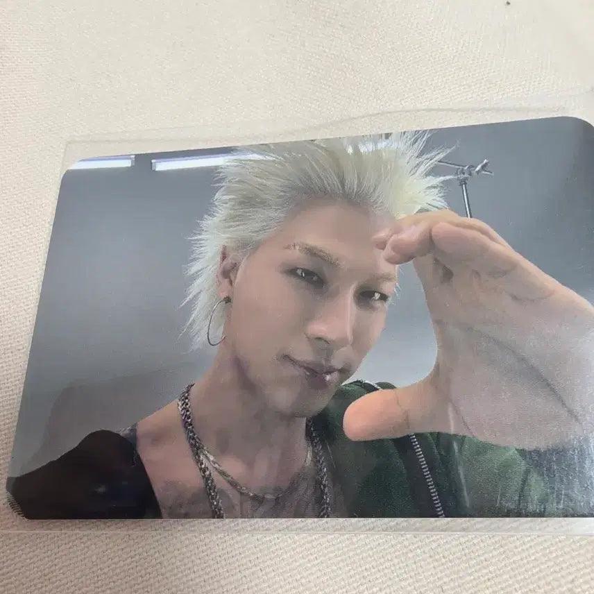 [BUNJANG] Taeyang Quintessence Album (Blue/Pink) / 새상품) 태양 퀸터센스 앨범 (블루/핑크) quintessence