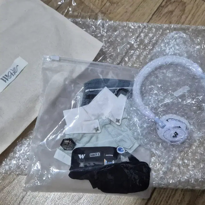 [BUNJANG] Woobel 20cm Plain Jeans Set (Headset Included) / 우블 20cm 잠복근무 연청세트(헤드셋포함) 양도