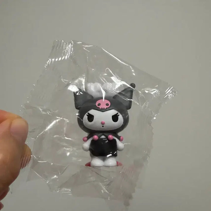 [BUNJANG] Kuromi Shrimp Sushi Gacha Figure / 쿠로미 새우초밥 가챠