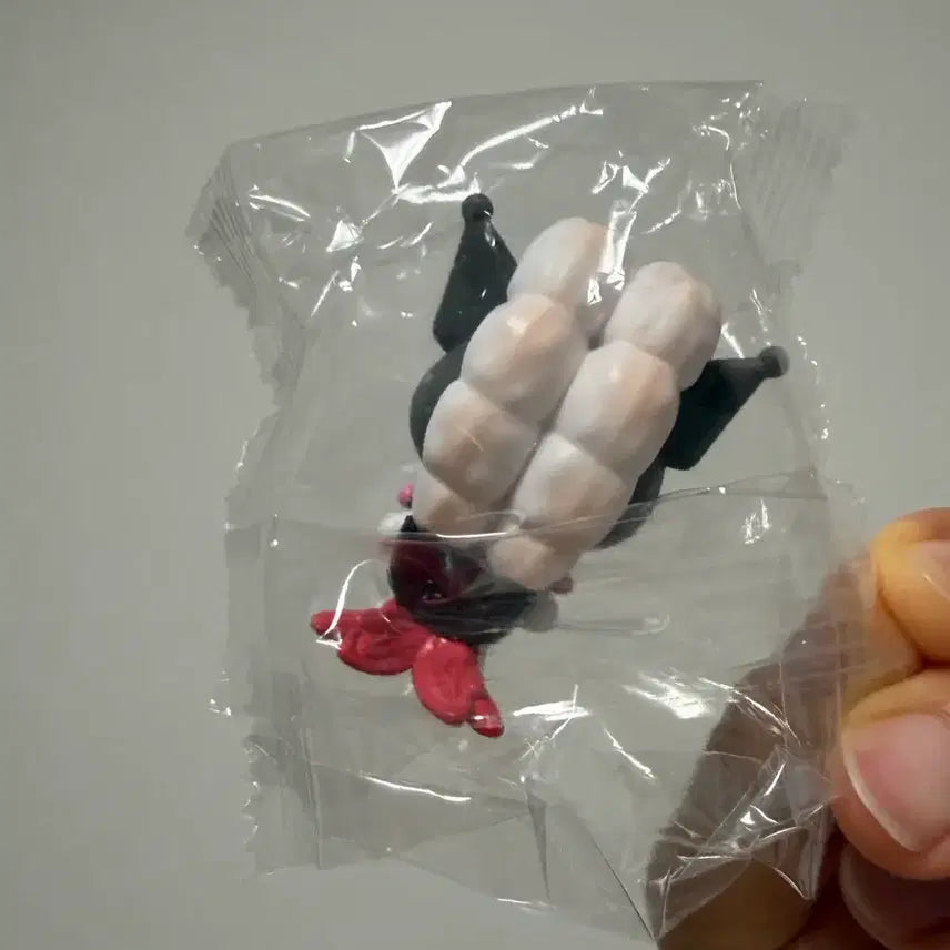 [BUNJANG] Kuromi Shrimp Sushi Gacha Figure / 쿠로미 새우초밥 가챠
