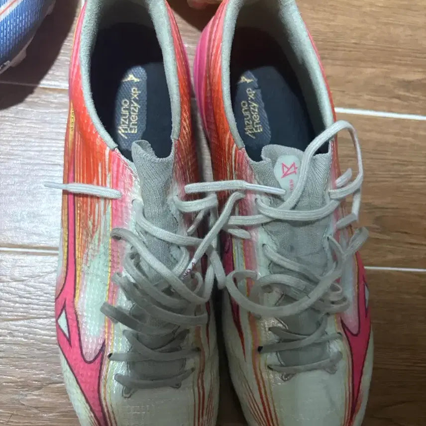 [BUNJANG] Mizuno Soccer Cleats 270 / 미즈노 축구화 270