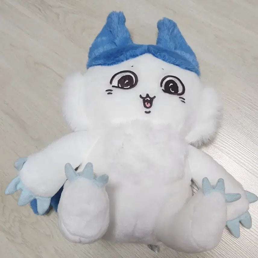 [BUNJANG] Chiikawa Hachiware Medium Plush / 치이카와 패러렐월드 하치와레 중형 인형