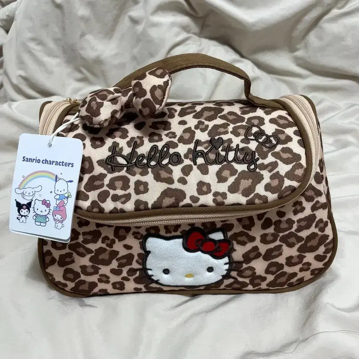 [BUNJANG] Hello Kitty Leopard Print Makeup Pouch / 새상품) 헬로키티 호피 메이크업 파우치