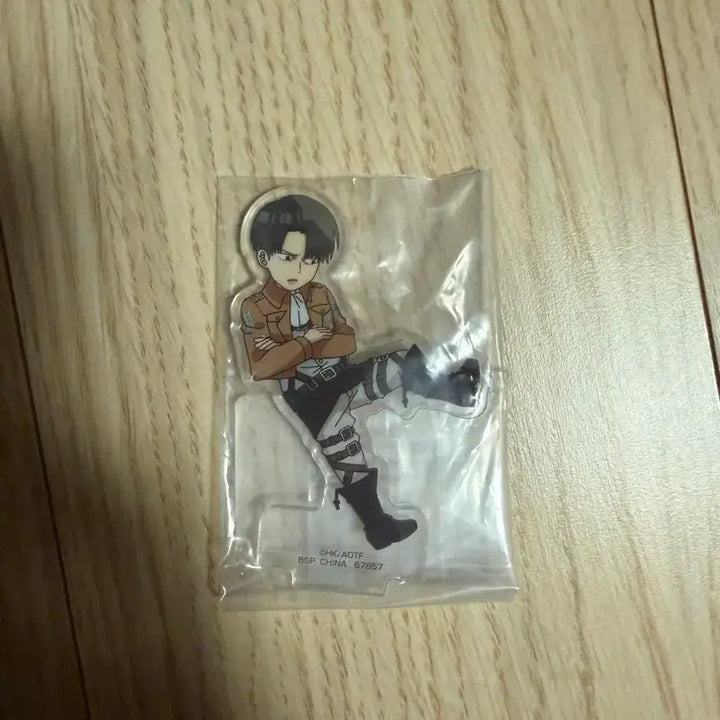 [BUNJANG] Attack on Titan Merchandise Bundle (Badges, Acrylic Standees, Figures) / 진격의 거인 굿즈 뱃지/아크릴 스탠드/피규어 일괄