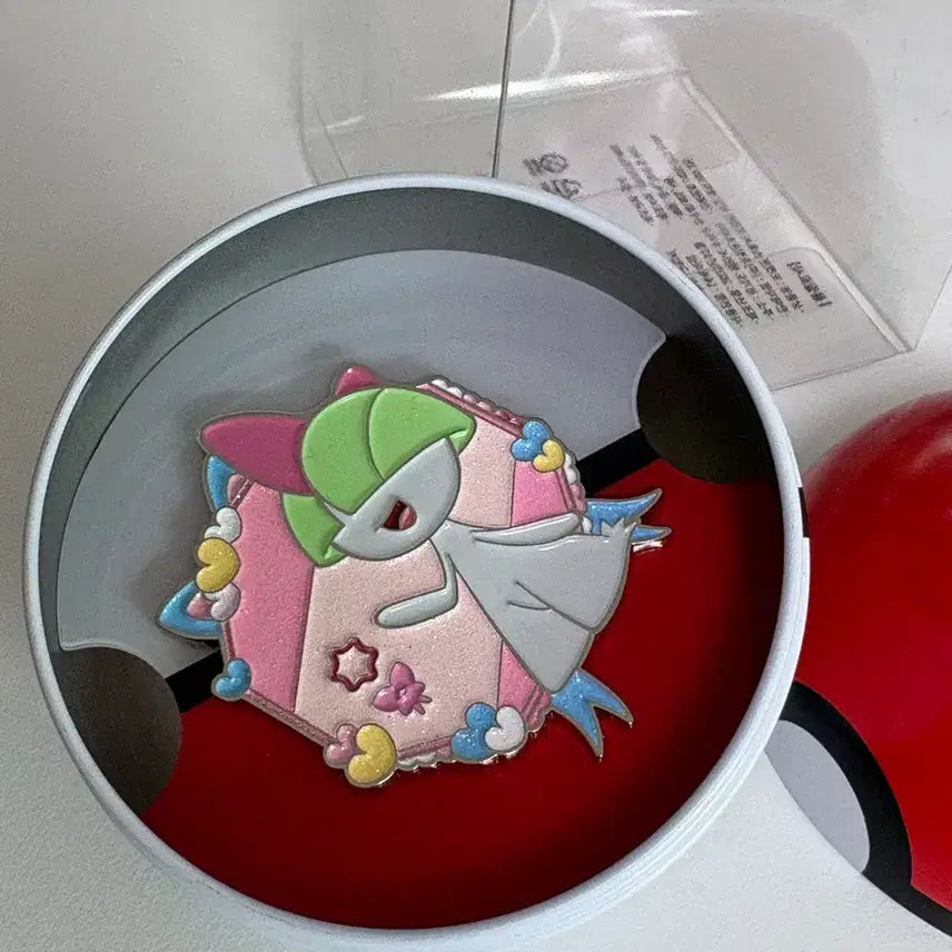 [BUNJANG] Pokemon Gardevoir Logo Sticker + Ralts Badge Set / 포켓몬 랜덤뱃지 100 2탄 랄토스
