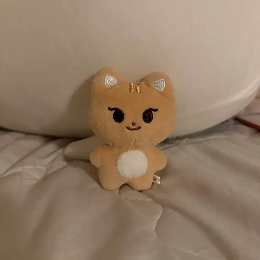 [BUNJANG] Lee Know Plush / 리노 인형