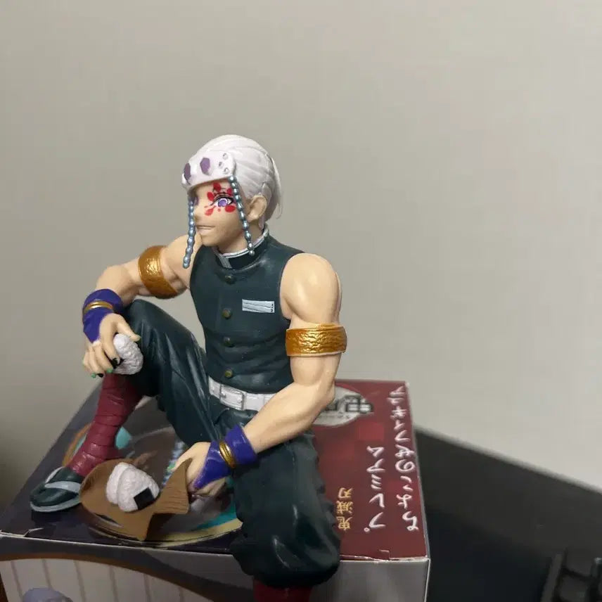 [BUNJANG] Demon Slayer Tengen Uzui Figure / 귀멸의 칼날 우즈이 텐겐 피규어