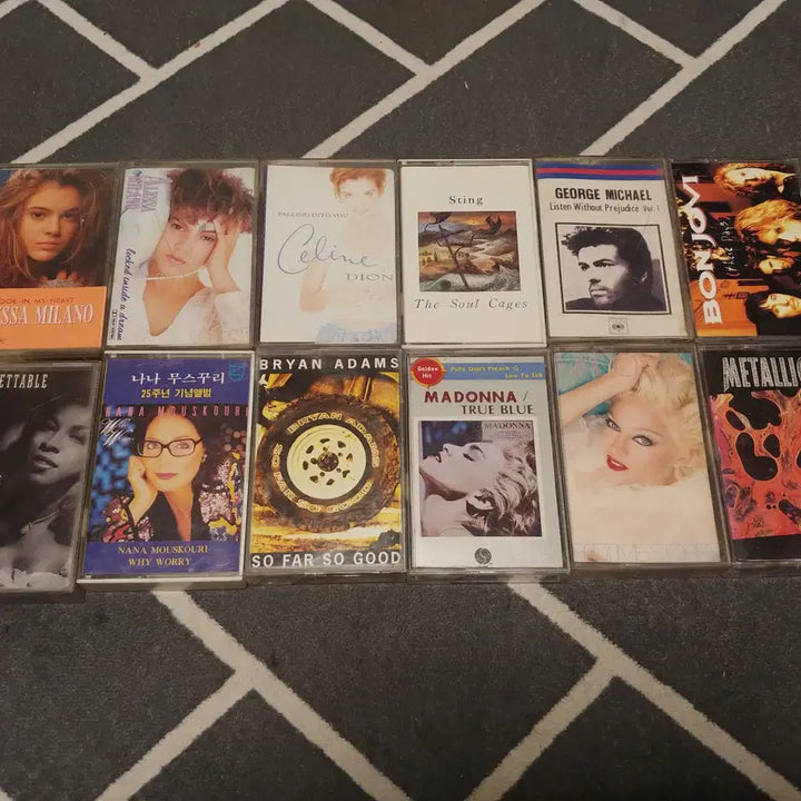 [BUNJANG] Pop Cassette Tapes (21 pcs) / 팝 카세트테이프 21개 판매합니다.